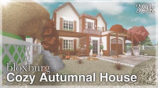 Bloxburg  Cozy Autumnal House Speedbuild exterior [upl. by Htebazle]