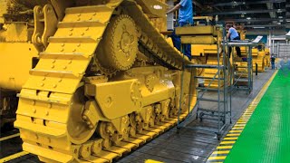 ▶️DOZER MANUFACTURING🚧2025 Bulldozer Assembly line CAT Dressta John Deere How its made USA [upl. by Lokin]